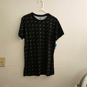 NWT Vibes TSHIRT‎